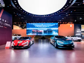 广州车展开幕，仰望携全系车型亮相：U9X破纪录、U7添新色