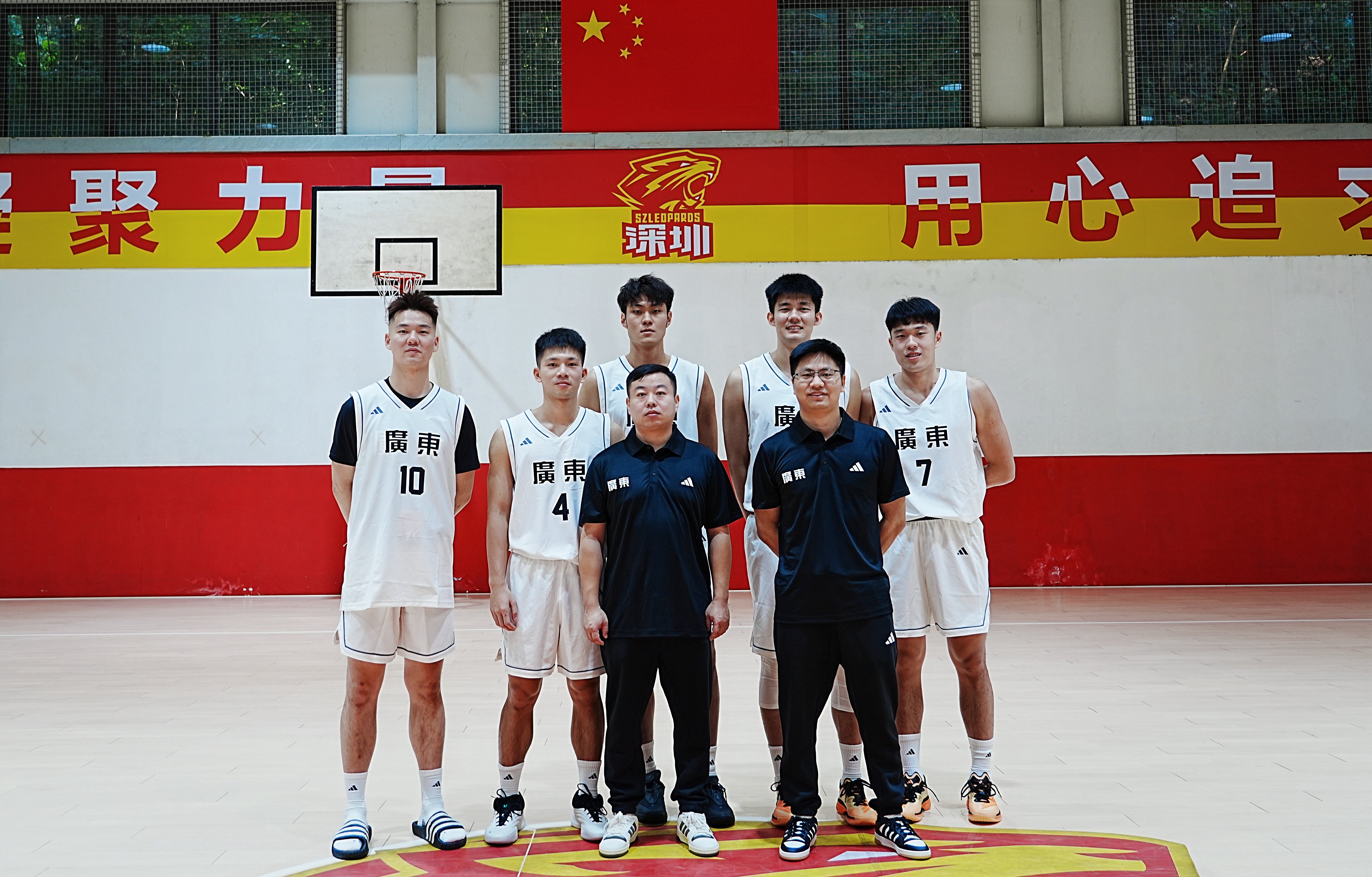 广东U22男篮启程香港！主教练郑永刚：全力以赴争冠