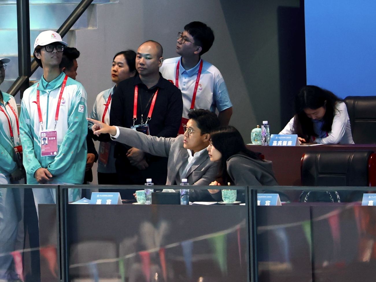 惊喜！郭晶晶、霍启刚现身深圳大运中心观赛