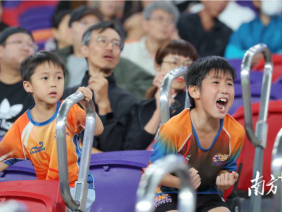 体育何以点亮城市？十五运会赛场吹拂文明新风