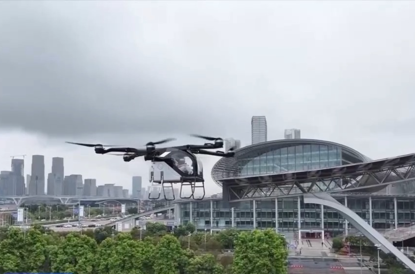 今年我国低空经济市场规模预计将达1.5万亿元！深圳等城市已形成产业集聚态势