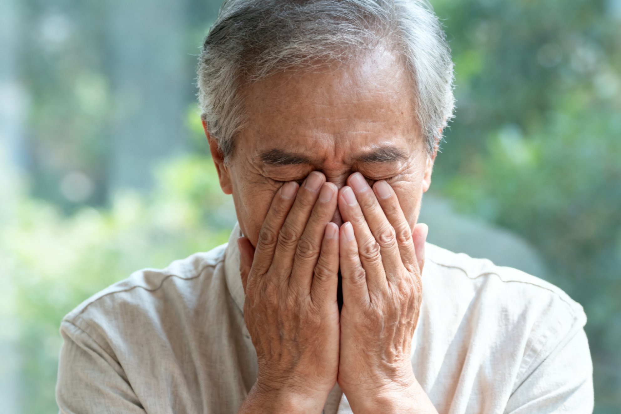 被4家医院拒绝手术后 77岁失明7年深圳老人在爱尔眼科重见光明