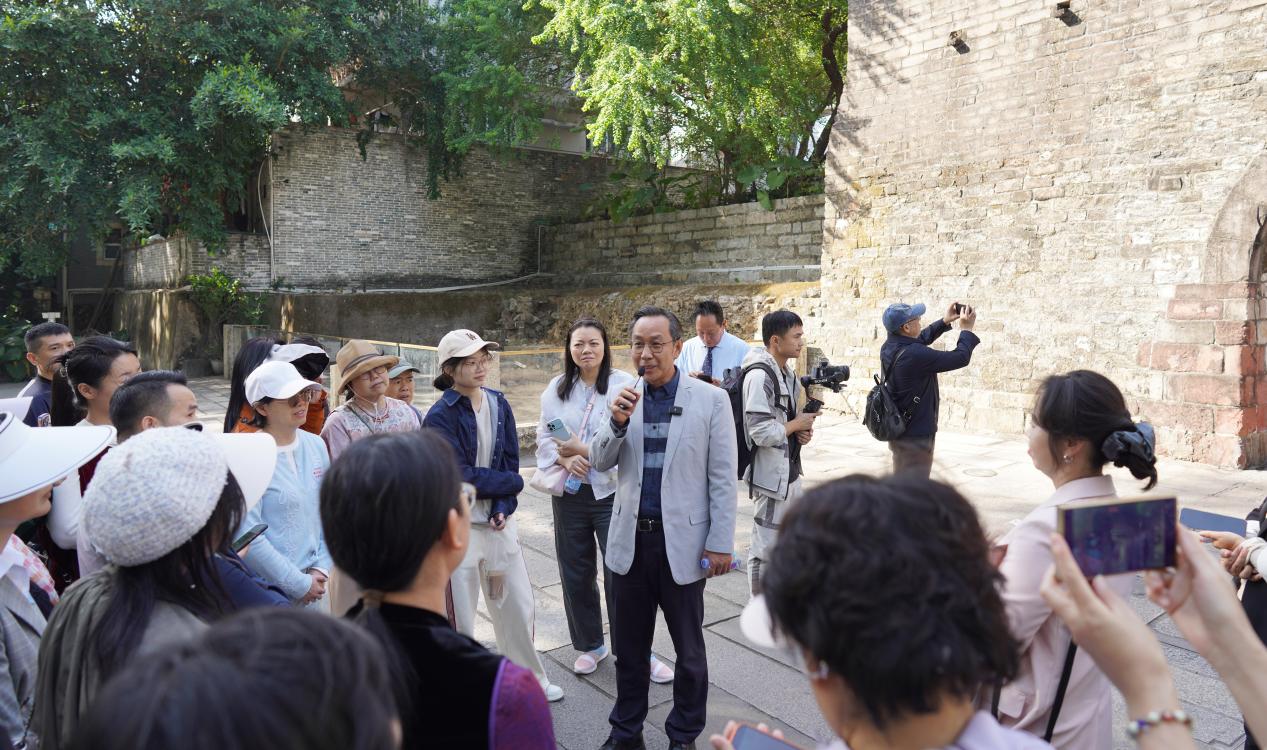 “走读深圳”完美收官！木木领读，在深圳读书月里读懂深港双城情怀