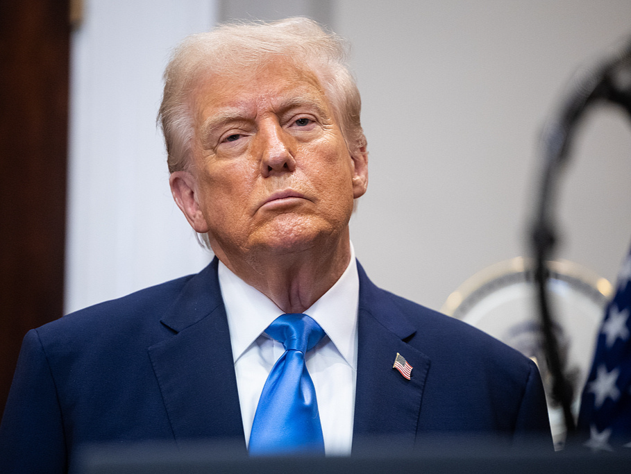 特朗普称希望继续在布达佩斯与普京会晤 