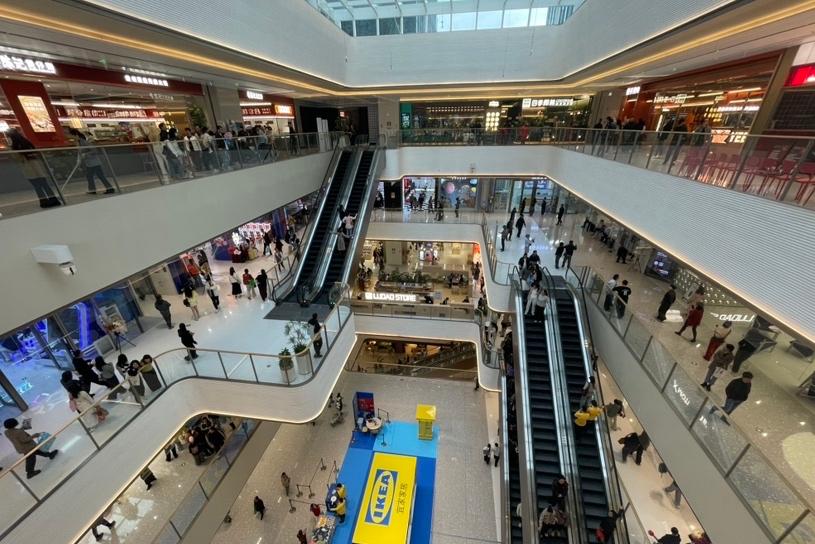 商报新发现｜深圳商业“西进”迎来锚点：“深圳最大万象汇”怀德万象汇开业，撬动深圳西部消费新格局