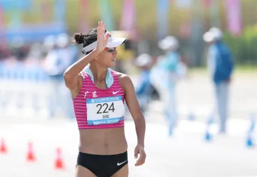 赛道上最暖的那道“虹”