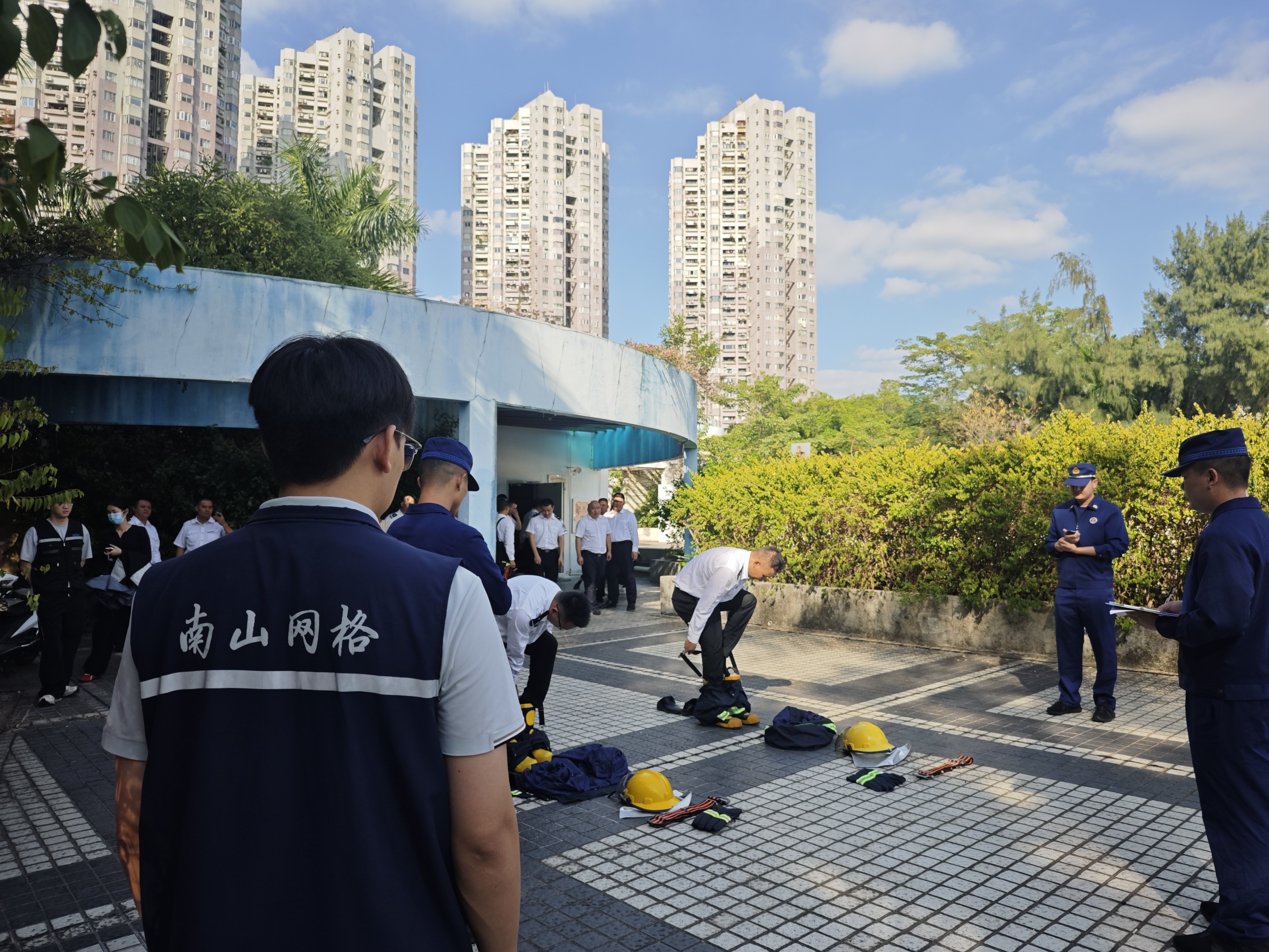 “以赛促防、以学促干” 沙河街道光华街社区举办消防技能大比武