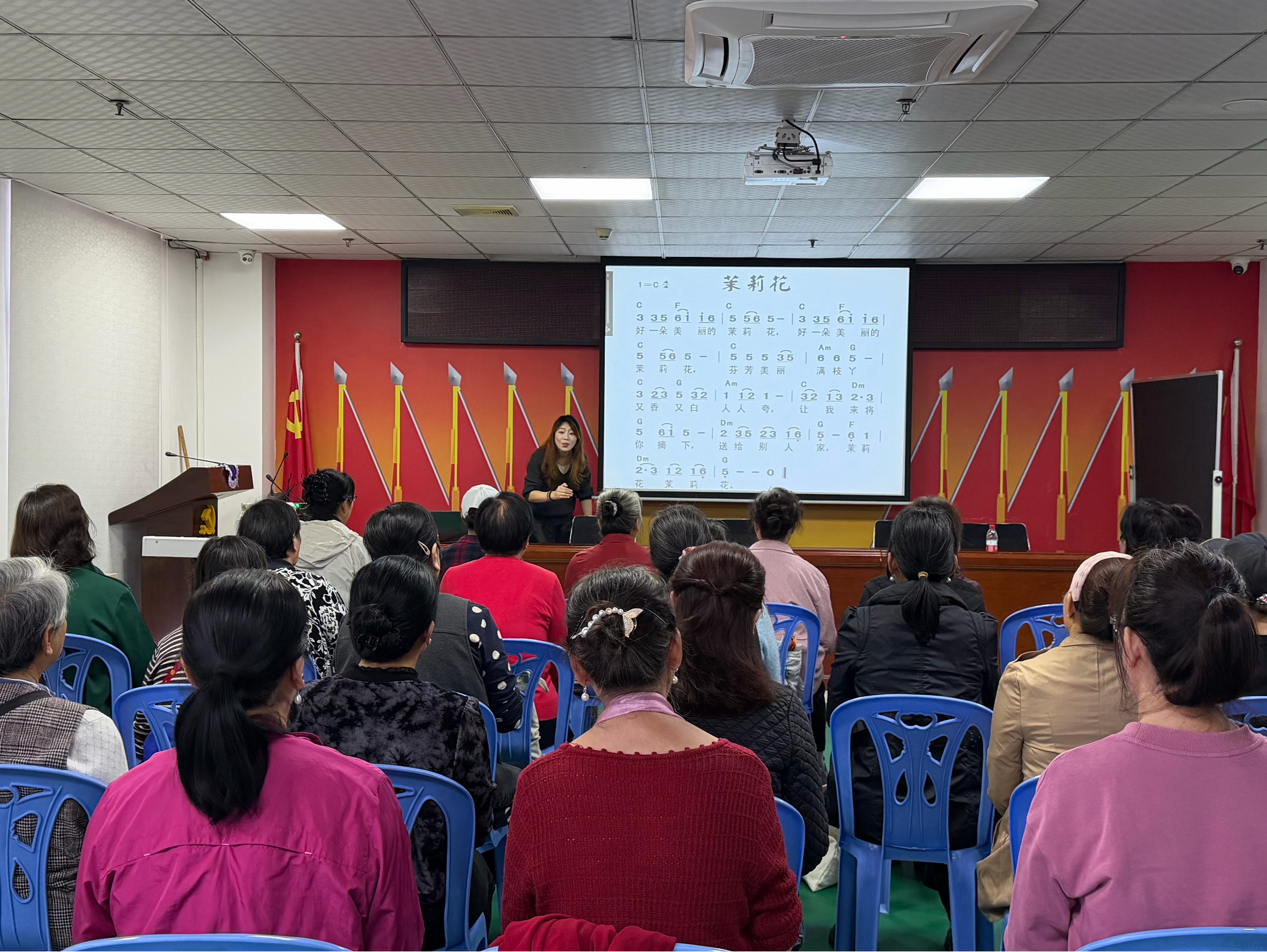 罗湖区新村社区开设长青老龄大学合唱班