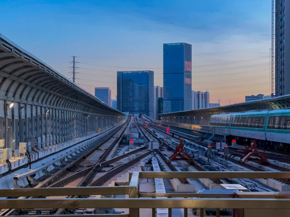 早高峰地铁1号线中途临时停车？深圳地铁致歉→