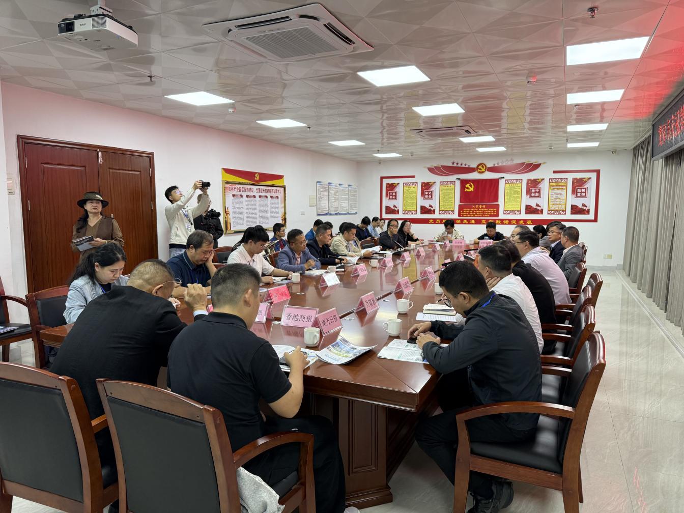 揭阳市举行记者节座谈会，共话发展成果凝聚舆论合力