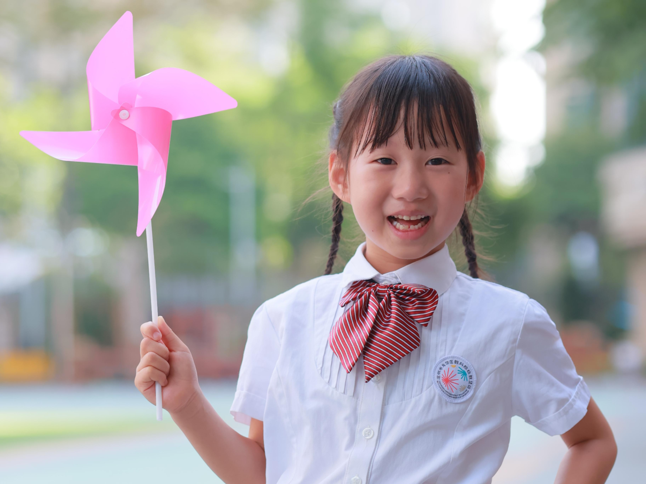 【赛道一】龙华十佳“小小领读人”唐子珺：手握话筒的“能量小太阳”，用故事点亮童年