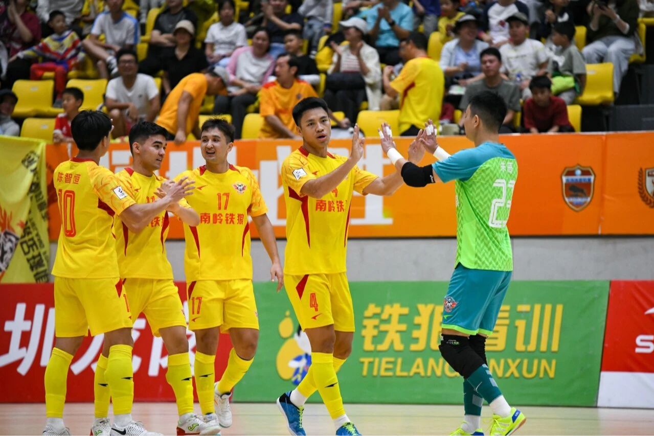 十一冠!深圳南岭铁狼提前加冕2025赛季五超冠军