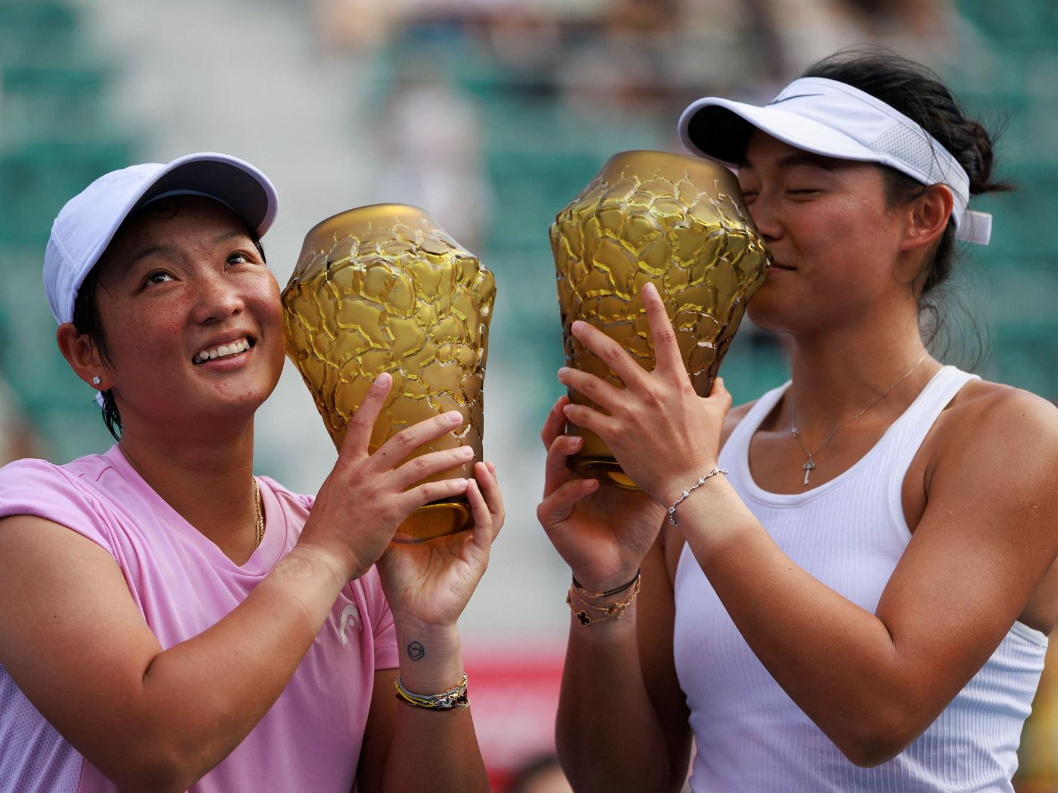 完胜对手！蒋欣玗/王雅繁WTA250香港站双打夺冠