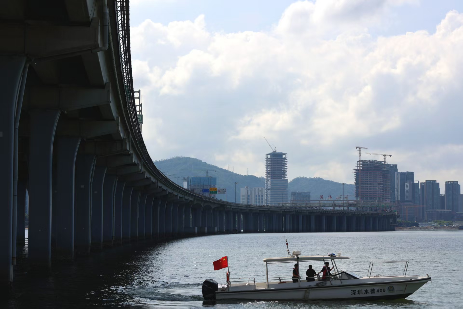 深圳:显性用警,筑牢十五运会海上安全屏障