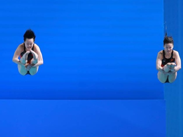 默契一跃！陈艺文/林珊女子双人3米板夺金，广东跳水队已揽五金