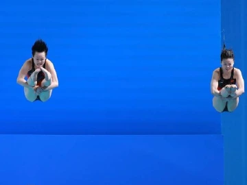 默契一跃!陈艺文/林珊女子双人3米板夺金,广东跳水队已揽五金