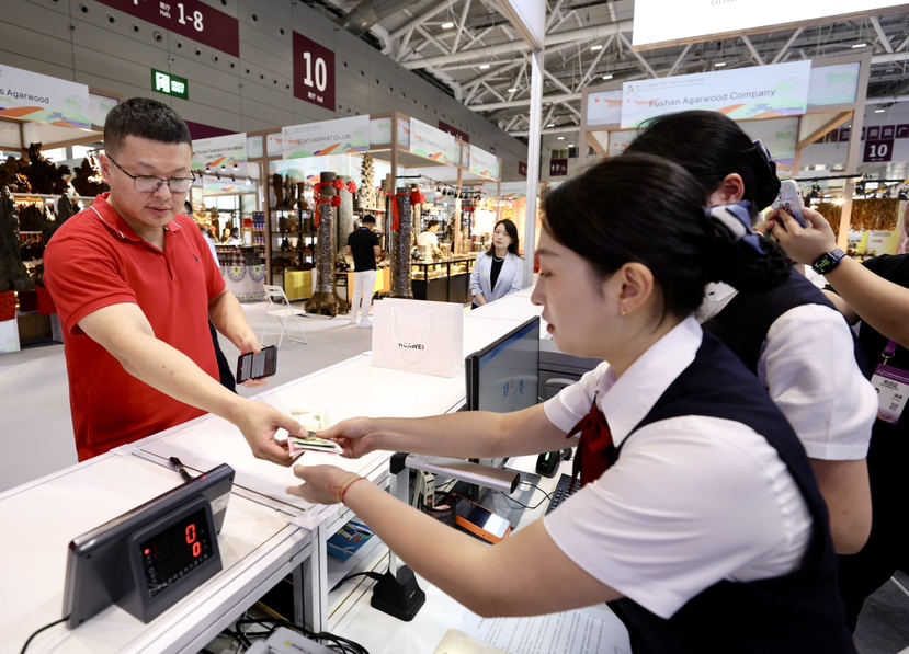 深圳今年前11个月办理离境退税5.6万笔  “即买即退”商品销售额同比增长近40倍