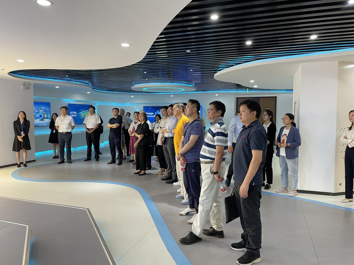 北京市政协机关党委：“跟着委员去调研”，让青春之花绽放在政协调研第一线