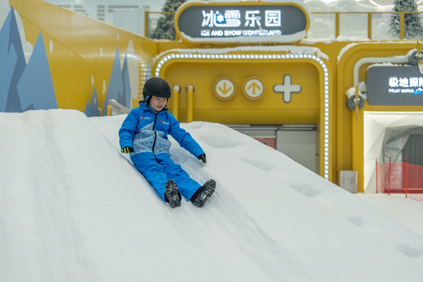 4000㎡冰雪秘境空降大湾区!华发冰雪热雪奇迹冰雪乐园开业