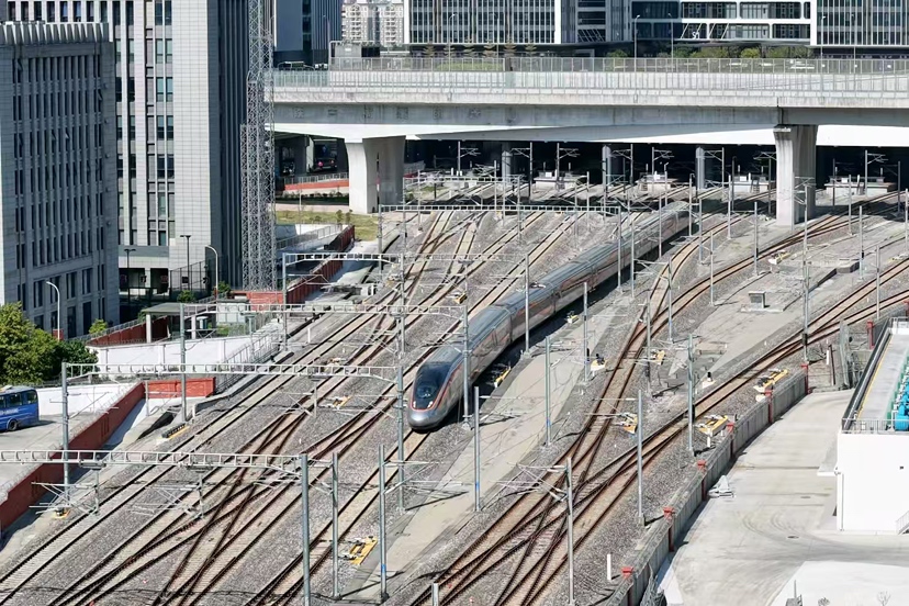 广湛高铁正式启动试运行