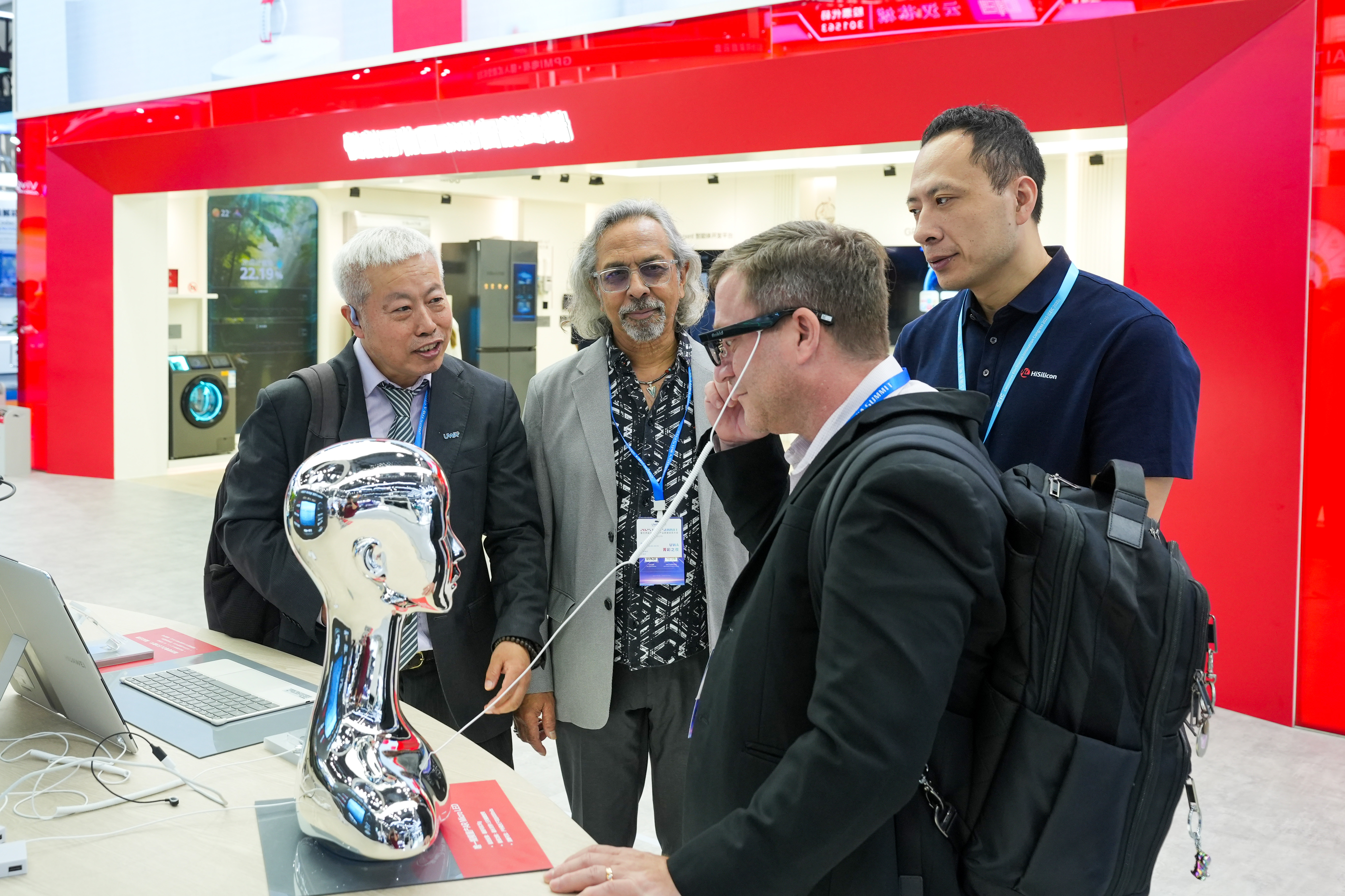 2025消费电子创新大会深圳开幕，硬核科技重新定义未来生活