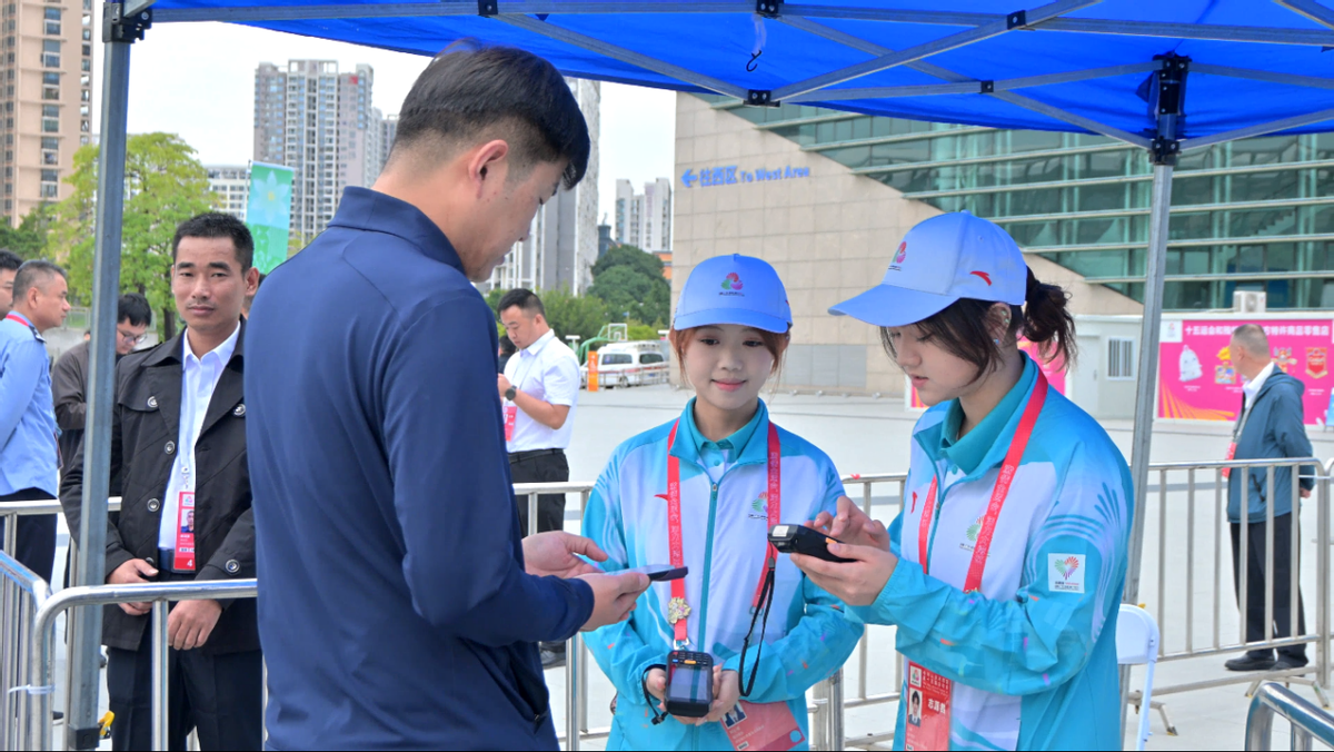 全运∙志愿微光 | “小海豚”志愿者马妍在“十五运会”点亮自己
