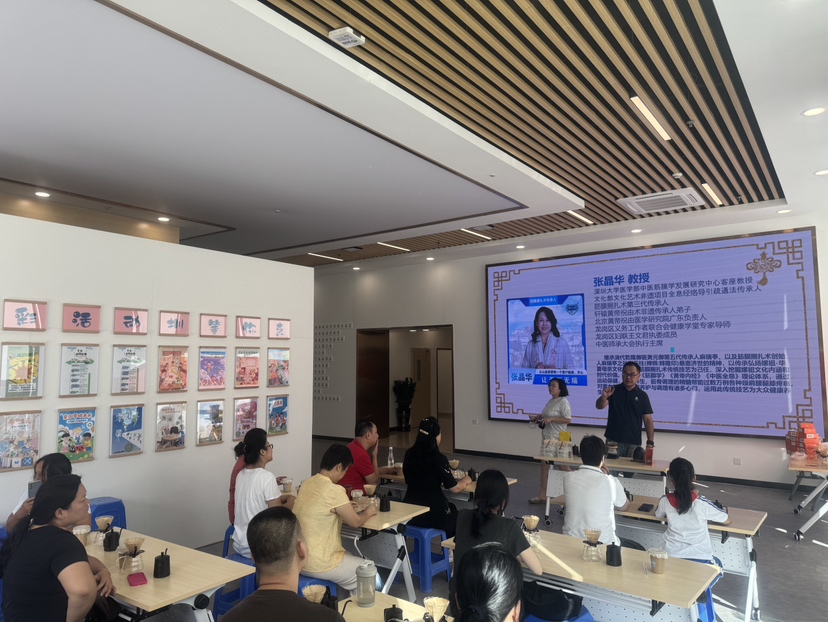 阅读、文化与咖啡跨界融合！龙岗区坪地街道高桥社区特色活动带给居民不一样的体验