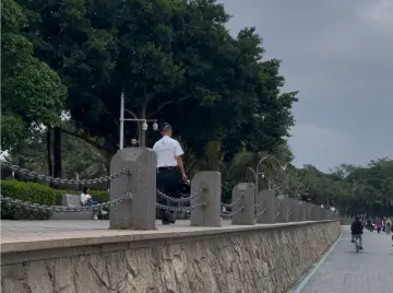 深圳湾公园现违规“锚鱼”,执法者与偷钓者上演“猫鼠游戏”