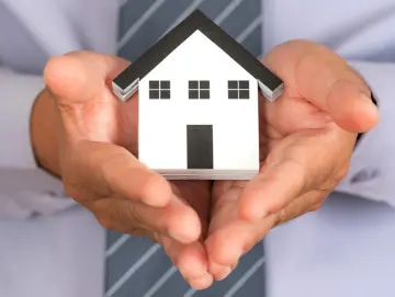 深圳二手房刚需与豪宅“两头热”