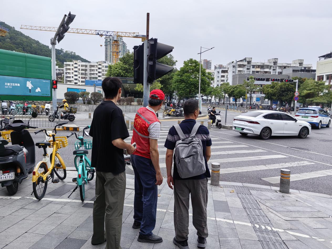 193天坚守助力十五运会，翠竹老兵志愿服务队护航市民出行