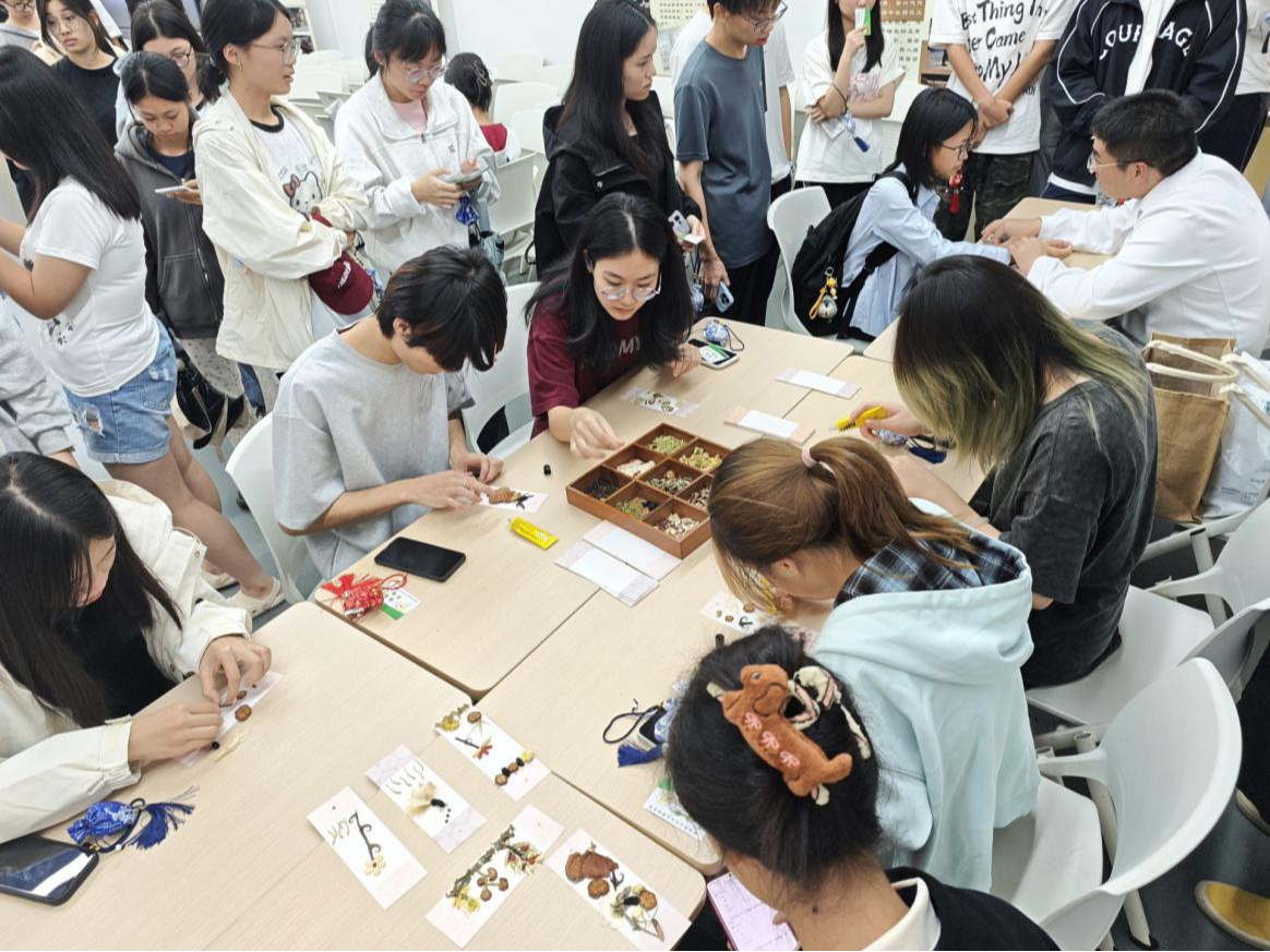 （重稿）校馆联动促传承，中医药文化浸润深职大校园