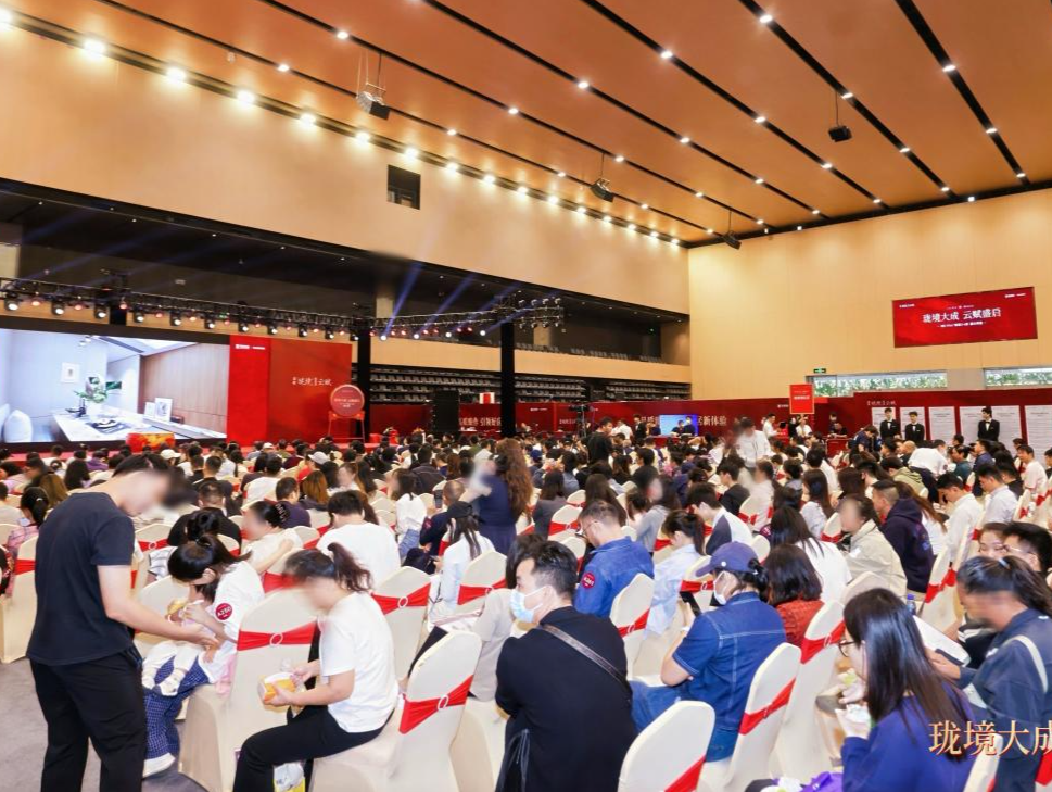 首开当日成交超六成！深铁珑境II云赋开盘即热销