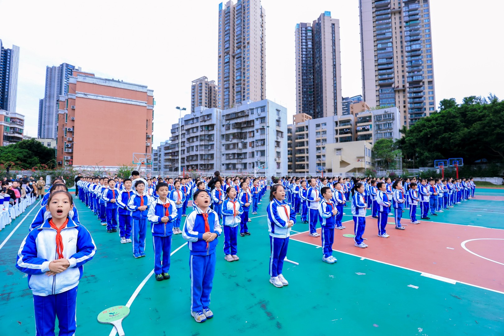 盐田千名学子齐诵经典,铿锵童声传承中华文脉