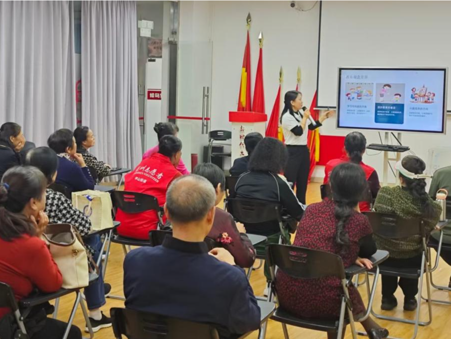 隔代育儿有智慧！坪山街道六联社区帮助长者解决育儿烦心事