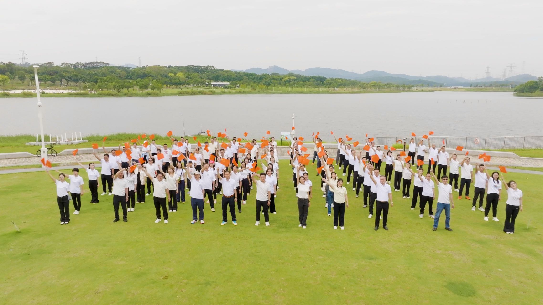 诠释别样“新”风采！宝安新的社会阶层人士创新演绎十五运会主题曲《气势如虹》