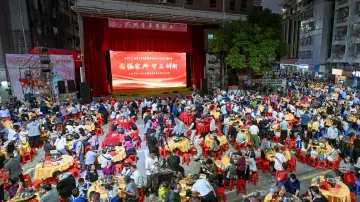 不止大盆菜！甲岸这场600年非遗盛宴，舞狮粤剧齐活，三千人嗨翻了