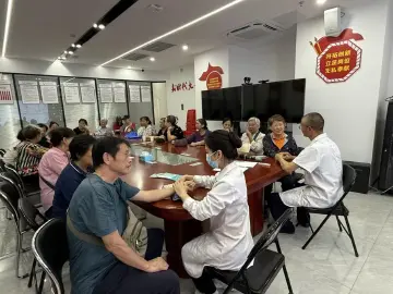 翠竹街道翠宁社区举办冬季养生讲座，中医专家把脉支招“因人施养”