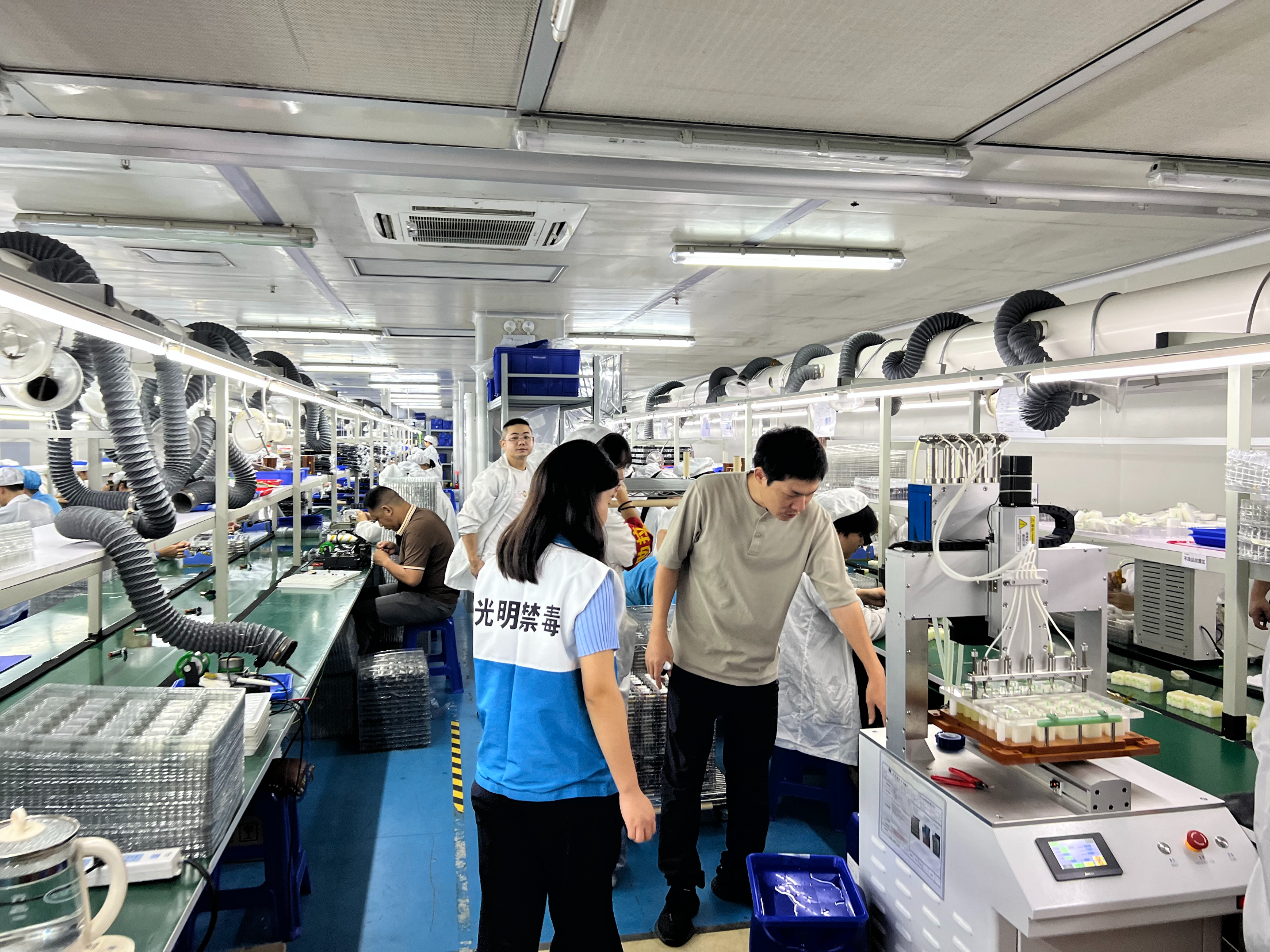 凤凰街道检查电子烟生产企业督导企业依法依规经营