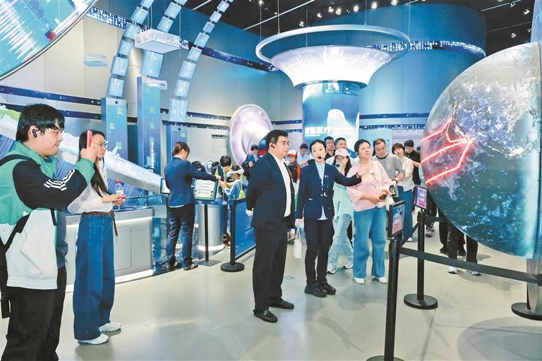 央媒记者采风团走进光明，感受科学城蓬勃活力