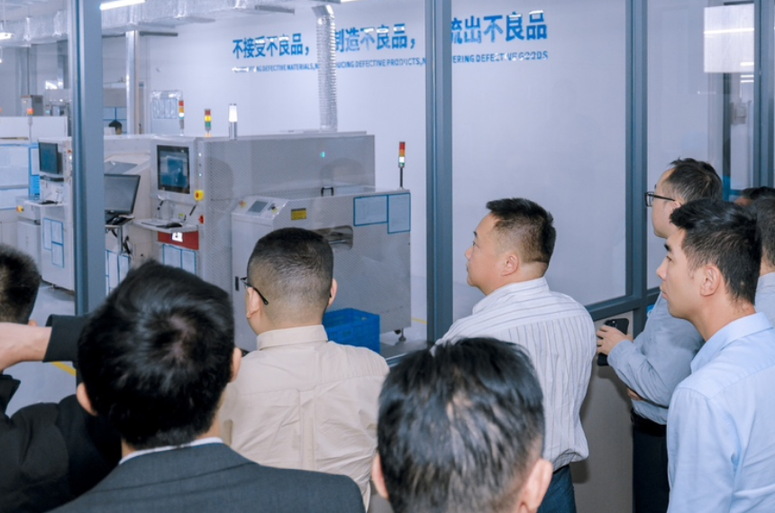 政企同心,智领未来!坪地街道召开政企直联交流会共庆深圳企业家日