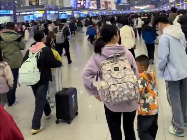 多地中小学生放“秋假”，有景区放大招：学生带家长免费游