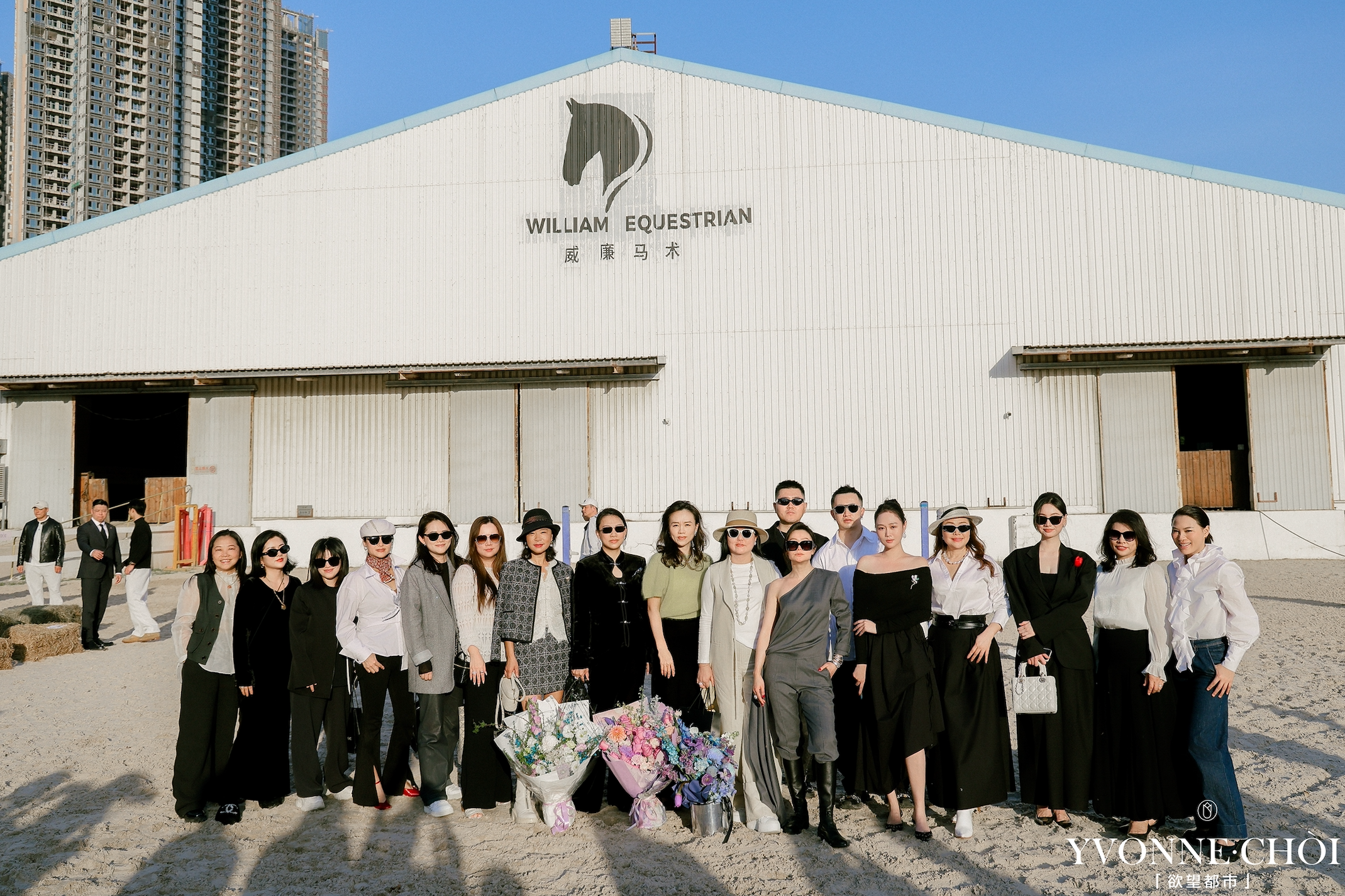 马蹄形秀道+都市女性叙事 YVONNE·CHOI 2026春夏发布会打造“欲望都市”沉浸式时尚体验