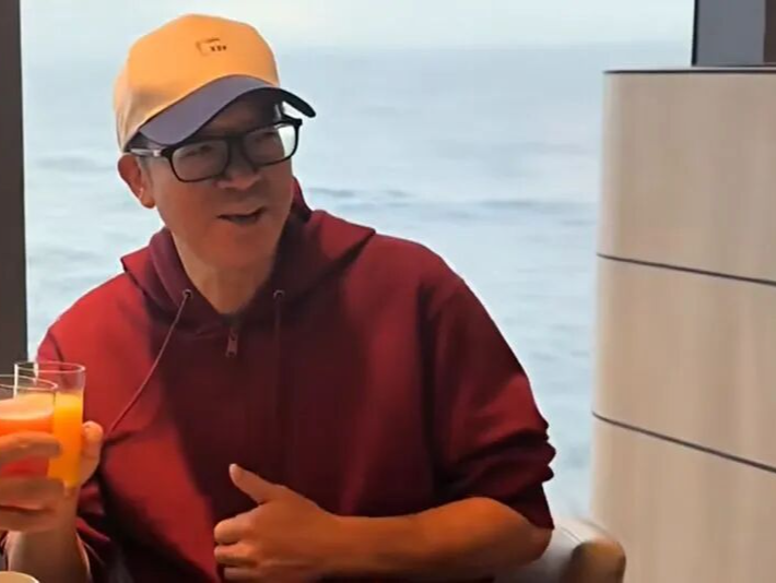 俞敏洪身处南极发感谢信，遭员工吐槽 