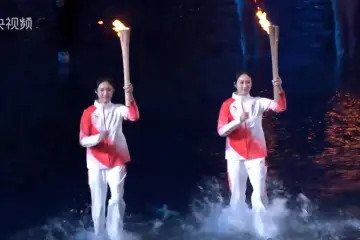 容志行、王柳懿、王芊懿、王欣瑜!十五运开幕式火炬手举起深圳体育之光