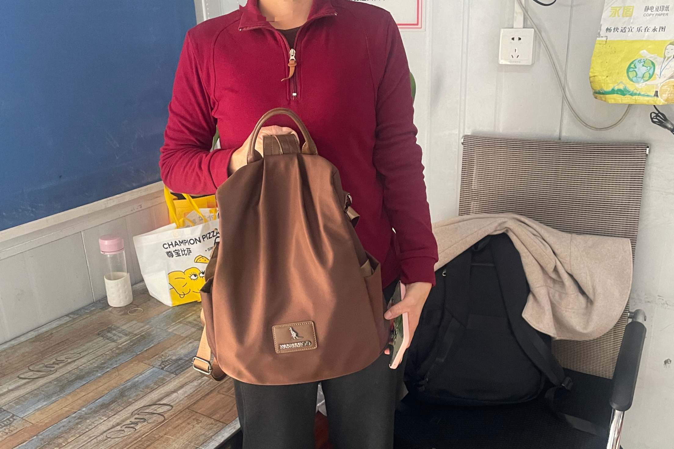 乘客遗落重要背包 公交人助力寻回