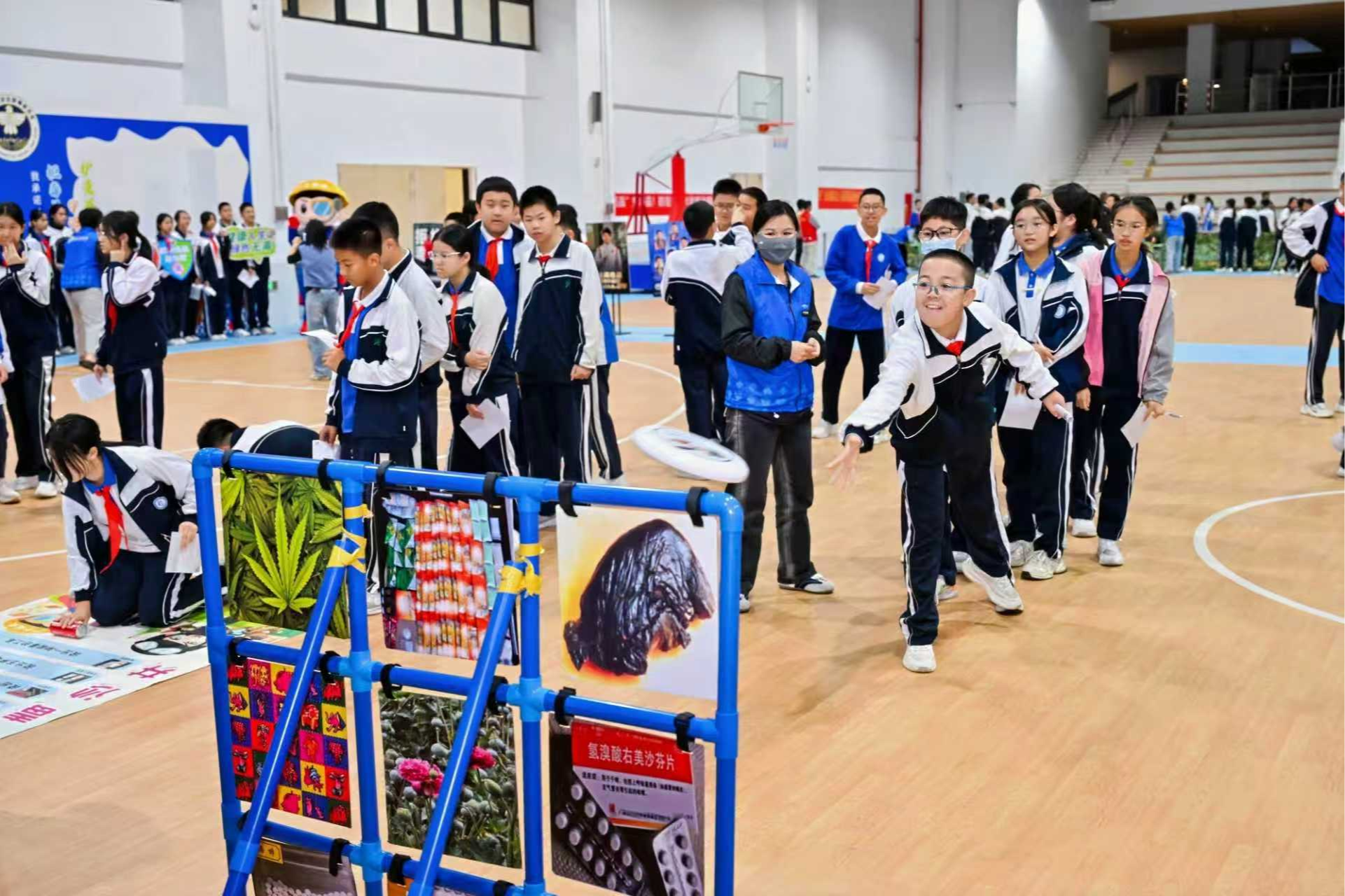 运动赛场变禁毒课堂 沙井街道校园筑牢青春防毒防线