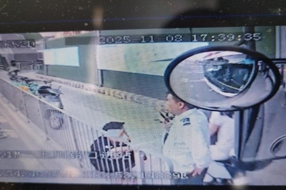 暖心救助！深巴公交司机的“平凡一停”， 定格城市最美温度