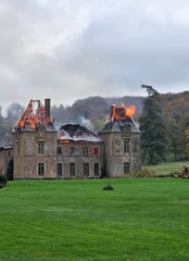 （外代一线）（3）法国千年修道院失火　主体建筑遭焚