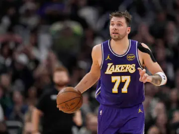 湖人解除巴斯兄弟职务