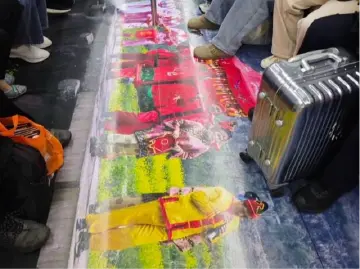 网友吐槽宁波地铁车厢广告“诡异”“阴间”，官方回应